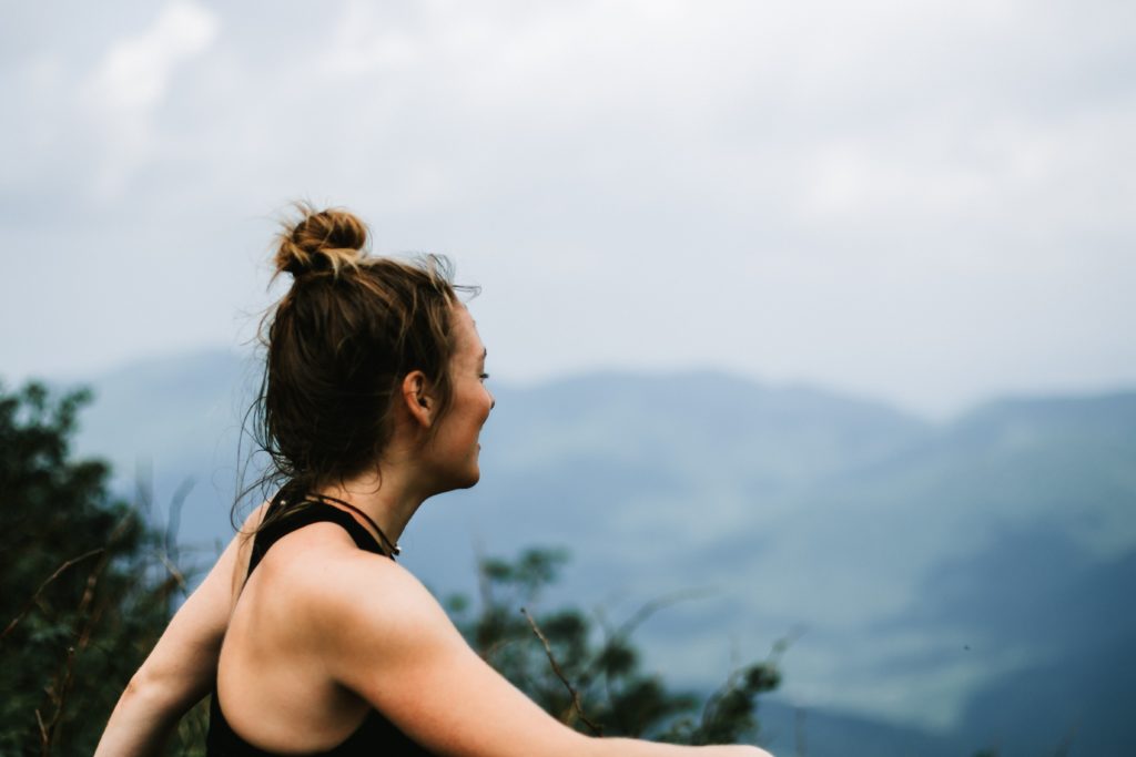 Sports outddoor, escalade, trekking, trail : bien-être et récup grâce au massage suédois